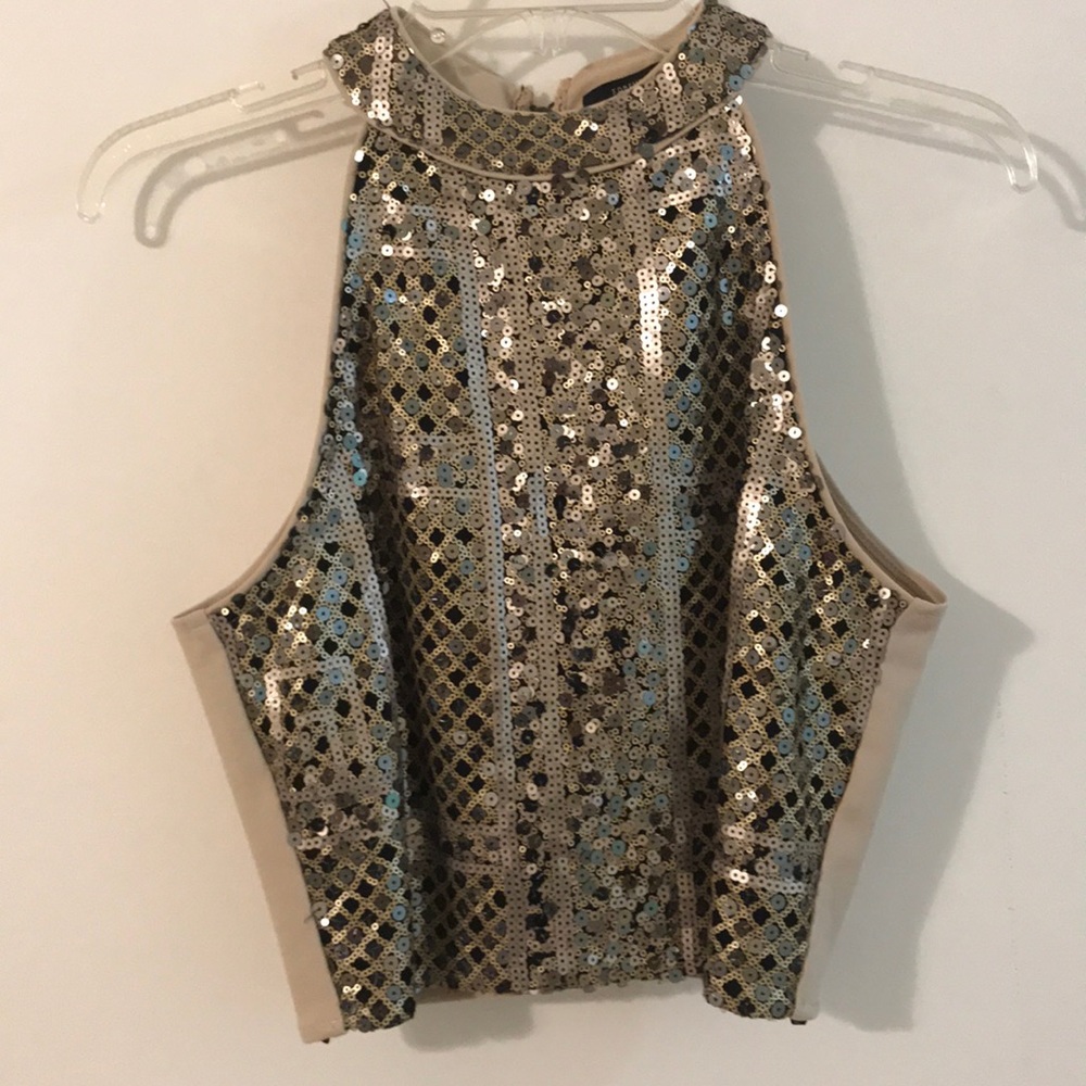 CROP TOP